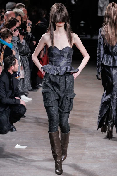 Look 2